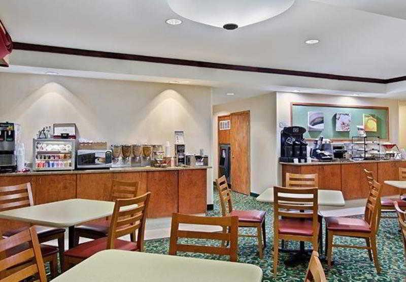 Fairfield Inn And Suites By Marriott Tampa Brandon Restaurant photo